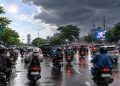 Ilustrasi - Pengendara sepeda motor wajib melakukan antisipasi potensi bahaya sebagai dampak dari cuaca tak menentu. Foto: Ist.