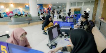 Calon mahasiswa baru melakukan registrasi di kantor PMB UMS. Foto: Ist.
