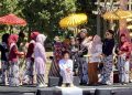 Prosesi ritual cukur rambut gimbal saat acara Dieng Culture Festival 2026. Foto: Ist.