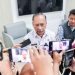 Pelaksana Harian Kepala Dinas Sosial Jawa Tengah, Isriadi Widodo mewakili Gubernur Ahmad Luthfi dan Wagub Taj Yasin memberikan keterangan pers. Foto : Ist.