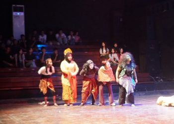 Teater Lintang SMA Negeri 8 Surakarta menggelar pementasan di TBJT, Jumat malam, 25 September 2026. Foto: Ist.