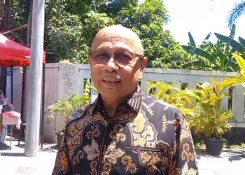 Ketum ReJO HM Darmizal memberikan keterangan pers usai bertemu dengan mantan Presiden Jokowi di Solo, Rabu (23/9/2026). Foto: Indospektrum.com