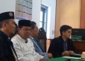 Mantan terpidana kasus penyebaran informasi terkait tuduhan ijazah palsu Jokowi, Sugi Nur Raharja atau Gus Nur (memakai baju putih dan berpeci) saat sidang di PN Surakarta, Senin (21/9/2026). Foto: Indospektrum.com