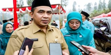 Wakil Gubernur Jateng, Taj Yasin memberikan keterangan pers di sela acara peluncuran Program Kapulaga di Desa Butuh Kidul, Kecamatan Kalikajar, Kabupaten Wonosobo, Selasa, 8 September 2026. Foto: Ist.