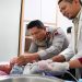 Kapolda Jateng Irjen Pol Ribut Hari Wibowo mengunjungi pasien Clubfoot atau CTEV di RS Bhayangkara Tk II Prof Awaloeddin Djamin, Kota Semarang, Kamis (10/9/2026). Foto: Ist.