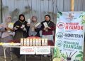 Mahasiswa UMS mengembangkan CITROGUARD 3in1, produk berbahan alami sebagai alternatif pengusir nyamuk. Foto: Ist.