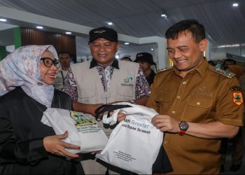 Gubernur Jateng Ahmad Luthfi melihat Pameran Serambi Nusantara yang menjadi rangkaian MTQ Nasional XXXI tahun 2026 di Kota Semarang. Foto: Ist.