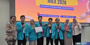 Mahasiswa Pendidikan Geografi UMS meraih dua gold medal pada ajang Indonesia International Invention Expo 2026 di Politeknik Negeri Semarang, Kamis (3/9/2026). Foto: Ist.