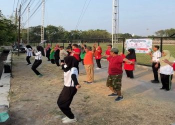 Mahasiswa PPG Prajabatan PJOK UMS menciptakan inovasi Senam Sehat Lansia Harmonis Aktif Bersama. Foto: Ist.