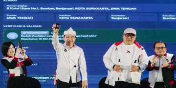 Jokowi Tunjukkan Kartu Anggota PSI, Akui Sudah Jadi Kader Sejak 2025
