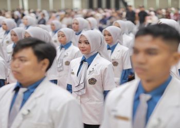 Sebanyak 147 mahasiswa Program Studi Profesi Fisioterapis FIK UMS mengikuti pengambilan Sumpah Fisioterapis di Edutorium K.H. Ahmad Dahlan UMS, Minggu (27/9/2026). Foto: Ist.