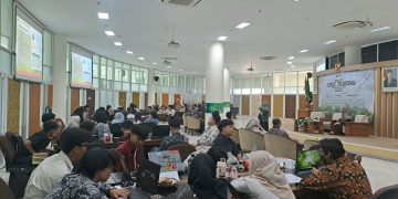 Program Studi Arsitektur UMS menggelar pelatihan bernuansa ekologis di Ruang Seminar Gedung Induk Siti Walidah, Senin (28/9/2026). Foto: Ist.