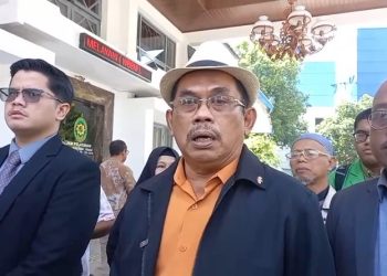 Kuasa Hukum Sugi Nur Raharja, M Taufiq memberikan keterangan pers di PN Surakarta, Senin (14/9/2026). Foto: Indospektrum.com