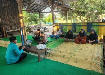 Tim Program Kreativitas Mahasiswa Pengabdian kepada Masyarakat (PKM-PM) Pelita Jiwa UMS `menggelar kegiatan pelatihan edukatif bertajuk "Exploring Digital Influence" di Rumah Anak Yatim Arrahmah Kecamatan Nogosari, Kabupaten Boyolali. Foto : Ist.