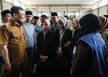 Gubernur Ahmad Luthfi meninjau pelaksanaan sejumlah cabang MTQ di UIN Walisongo dan Universitas Diponegoro, Semarang, Senin (14/9/2026). Foto : Ist.