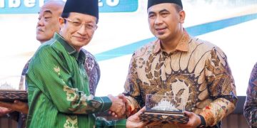 Penandatanganan nota kesepakatan antara pemerintah pusat, Pemprov Jawa Tengah, dan Pemprov DIY di Auditorium HM Rasjidi, Kementerian Agama RI, Jakarta, Kamis (17/9/2026) terkait pemanfaatan candi sebagai ruang ibadah. Foto : Ist.