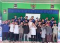 Mahasiswa PPG Informatika UMS kenalkan computational thinking lewat ular tangga edukatif di PAKYM. Foto : Ist.