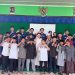 Mahasiswa PPG Informatika UMS kenalkan computational thinking lewat ular tangga edukatif di PAKYM. Foto : Ist.