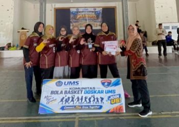 Tim basket putri FKIP Juara 1 kegiatan olahraga dalam rangka Hari Jadi UMS. Foto : Ist.