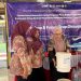 Demonstrasi pengelolaan limbah dilakukan oleh ketua tim di Kantor Balai Desa Pabelan beberapa waktu lalu. Foto : Ist.