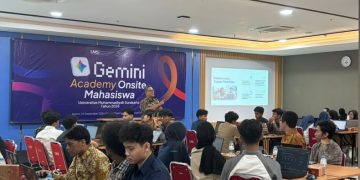Edu-Tech Specialist dari Websis for Edu, Gede Jiwo Wirasmoro saat menyampaikan materi pada peserta Gemini Academy. Foto : Ist.
