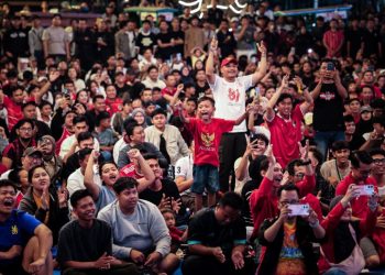 Gubernur Jawa Tengah Ahmad Luthfi hadir dalam acara nonton bareng (nobar) FIFA ASEAN Cup 2026 di halaman kantor gubernuran bersama ribuan warga Jateng. Foto : Ist.