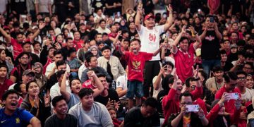 Gubernur Jawa Tengah Ahmad Luthfi hadir dalam acara nonton bareng (nobar) FIFA ASEAN Cup 2026 di halaman kantor gubernuran bersama ribuan warga Jateng. Foto : Ist.