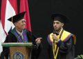 Asem Abdullah Ahmad Abdo, mahasiswa asal Yaman jadi salah satu wisudawan internasional UMS. Foto : Ist.