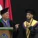 Asem Abdullah Ahmad Abdo, mahasiswa asal Yaman jadi salah satu wisudawan internasional UMS. Foto : Ist.