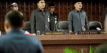 Wakil Gubernur Jawa Tengah, Taj Yasin Maemoen mewakili Gubernur Jateng, Ahmad Luthfi di rapat paripurna DPRD Jateng di Gedung Berlian Semarang, Senin (28/9/2026). Foto : Ist.