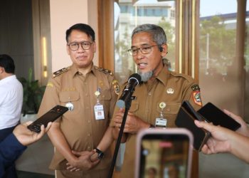 Sekda Jateng Sumarno saat memberikan keterangan pada wartawan pada acara pembukaan monitoring dan evaluasi Active Case Finding (ACF) TBC Provinsi Jawa Tengah di Anaya Azana Villa and Resort Tawangmangu, Kabupaten Karanganyar, Senin (28/9/2026). Foto : Ist.