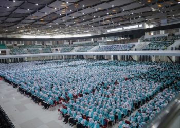 Sebanyak 8.195 mahasiswa baru UMS memenuhi gedung Edutorium KH Ahmad Dahlan. Foto : Ist.