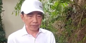 Jokowi saat memberikan keterangan pers di Solo, Kamis (29/10/2026). Foto: Indospektrum.com