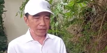 Mantan Presiden Jokowi memberikan keterangan pers di Solo, Kamis (29/10/2026). Foto: Indospektrum.com