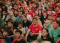 Gubernur Ahmad Luthfi bersama warga nobar Timnas Indonesia di halaman Kantor Gubernur Jawa Tengah. Foto: Ist.