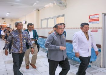 Sekda Provinsi Jawa Tengah, Sumarno menerima Kunjungan Kerja Spesifik Komisi IX DPR RI di RSUD dr Adhyatma, MPH Provinsi Jawa Tengah, Jumat, 2 Oktober 2026. Foto: Ist.