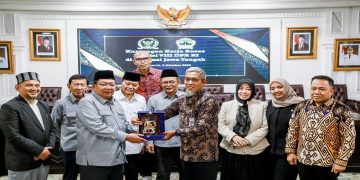 Peristiwa perundungan menjadi salah satu perhatian saat kunjungan kerja Komisi VIII DPR RI di Kompleks Kantor Gubernur Jawa Tengah, Jumat, 9 Oktober 2026. Foto: Ist.