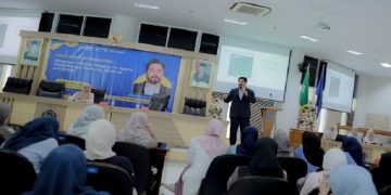 Pemaparan kuliah umum oleh Assoc. Prof. Dr. Gokhan Yagiz dari Osmaniye Korkut Ata University, Turki, dan Tokyo Metropolitan University, Jepang. Foto: Ist.