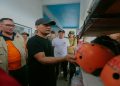 Gubernur Ahmad Luthfi saat meninjau dan bertemu relawan di Basecamp Bimawari, Desa Wonosari, Kecamatan Bulu, Kabupaten Temanggung, Minggu, 25 Oktober 2026. Foto: Ist.