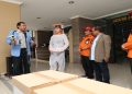 UNS Solo memberangkatkan tim medis untuk menjalankan misi kemanusiaan di Banjarmasin, Palangka Raya, dan Palembang, Selasa (27/10/2026). Foto: Ist.