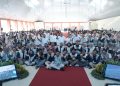Guru dan siswa Sekolah Rakyat Terpadu Kulonprogo berfoto bersama dalam rangkaian program Connect.in-Spirasi: Yogyakarta Chapter 2026 yang diselenggarakan Telkom berkolaborasi dengan Kementerian Sosial RI pada 22–23 Oktober 2026. Foto: Ist.