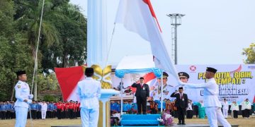 Wakil Gubernur Taj Yasin Maimoen memimpin Upacara Peringatan Hari Sumpah Pemuda ke-98 tingkat Provinsi Jawa Tengah di Kabupaten Tegal, Rabu 28 Oktober 2026. Foto: Ist.