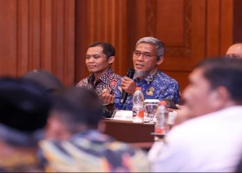 Sekda Sumarno membuka Rapat Koordinasi dan Sinkronisasi Kebijakan dalam rangka Pengentasan Konten Negatif Perjudian Daring di Provinsi Jawa Tengah, Rabu, 28 Oktober 2026. Foto: Ist.
