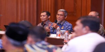 Sekda Sumarno membuka Rapat Koordinasi dan Sinkronisasi Kebijakan dalam rangka Pengentasan Konten Negatif Perjudian Daring di Provinsi Jawa Tengah, Rabu, 28 Oktober 2026. Foto: Ist.