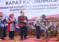 Sekda Provinsi Jawa Tengah Sumarno membuka Rapat Koordinasi Peningkatan Kompetensi melalui Pelatihan dan Sertifikasi Kompetensi Bendahara KDKMP di Karanganyar, Kamis, 29 Oktober 2026. Foto: Ist.