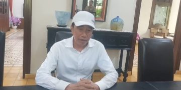 Mantan Presiden Jokowi memberikan keterangan pers di Solo, Jumat (16/10/2026). Foto: Indospektrum.com
