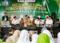 Kegiatan bersih-bersih atau roan sambut Hari Santri Nasional tingkat provinsi dipusatkan di Pondok Pesantren Roudhotul Mubtadiin, Desa Pesantren, Kecamatan Ulujami, Kabupaten Pemalang, Selasa (20/10/2026). Foto : Ist.
