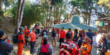 Pemprov Jateng siagakan personel dan peralatan pemadaman untuk mengatasi karhutla Gunung Lawu dan Sumbing. Termasuk operasikan dua helikopter untuk pemadaman melalui udara atau water bombing. Foto : Ist.