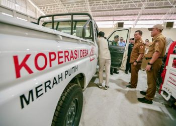 Gubernur Jawa Tengah Ahmad Luthfi meninjau operasional Koperasi Desa Meraih Putih (KDMP) Banyudono, Kabupaten Boyolali. Foto : Ist.