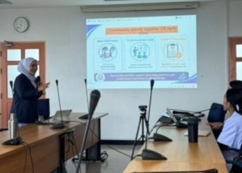 Pemaparan program oleh Kaprodi Program Studi Fisioterapi Program Magister, Dwi Rosella Komalasari Ftr M.Fis Sp Vest Ph.D. Foto : Ist.
